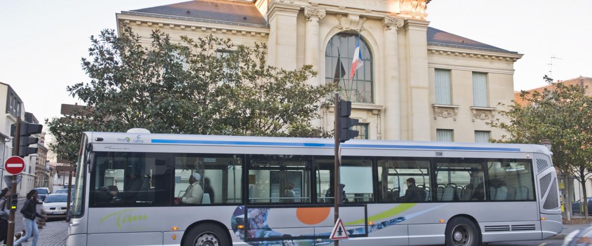 Un bus de Mantes-en-Yvelines en mobility